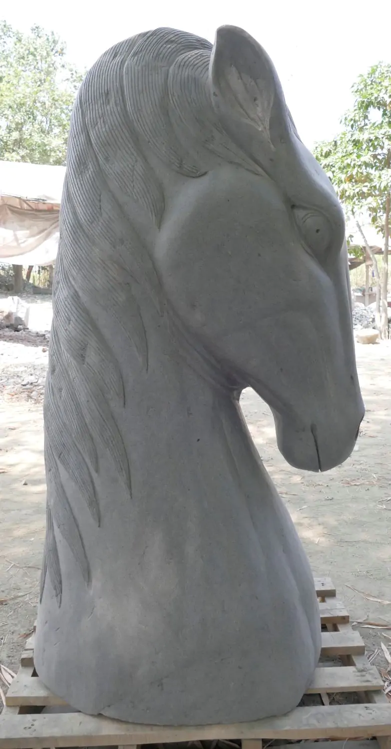  Product image 5 of the product “Head of a Horse made from Riverstone, looking down. 207cm Height. ”